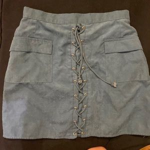 Women’s zip up mini skirt